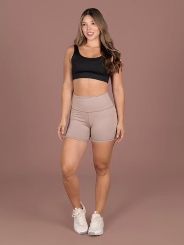 ANAISSHORTSET1_20260709135505245.jpg