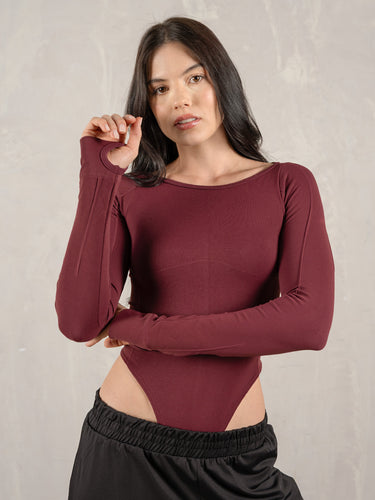 BodySarahVinotinto-principal