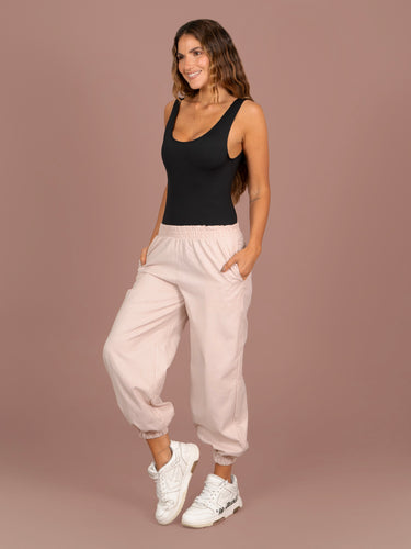 Joggereminspalorosaclaro1_20260406081546903.jpg