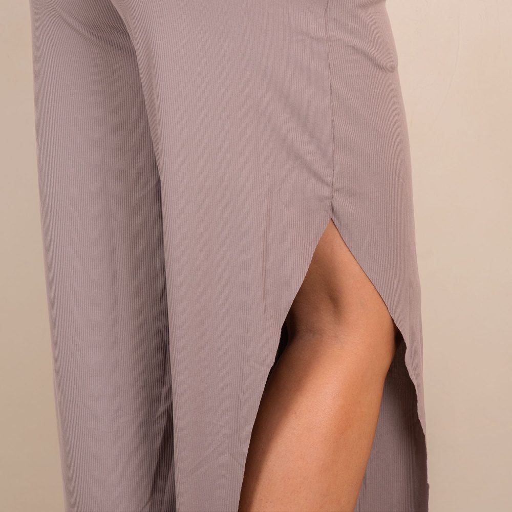 Flora pantalon uva seco - Image 5