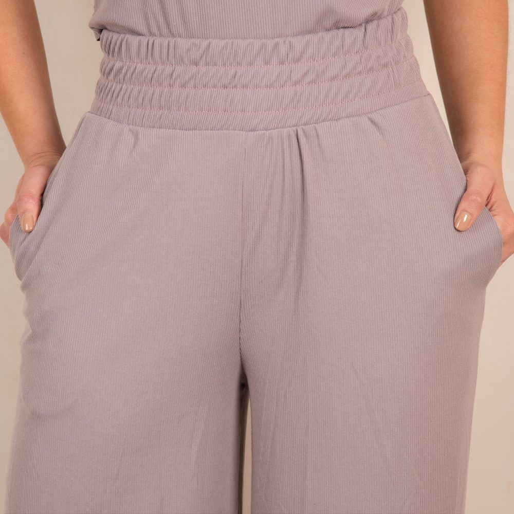 Flora pantalon uva seco - Image 3